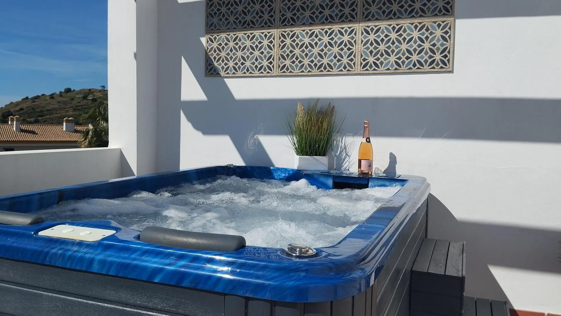马拉加L'Envoutement Andalou, Jacuzzi Privatif公寓